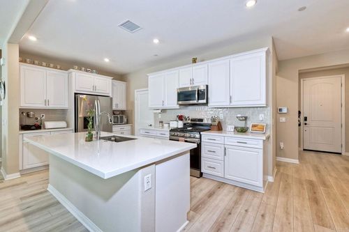 1715 Crabapple Way, Oceanside, CA, 92056-6432 | Card Image