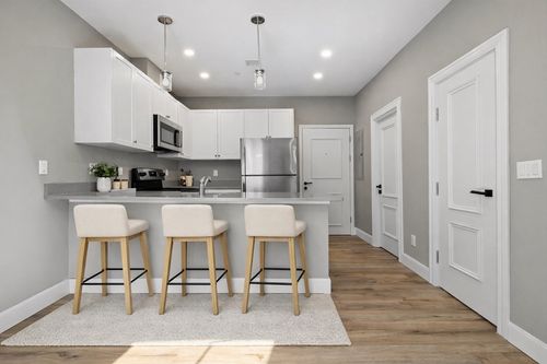 unit-202-3 Burke Ln, Wellesley, MA, 02481-5600 | Card Image