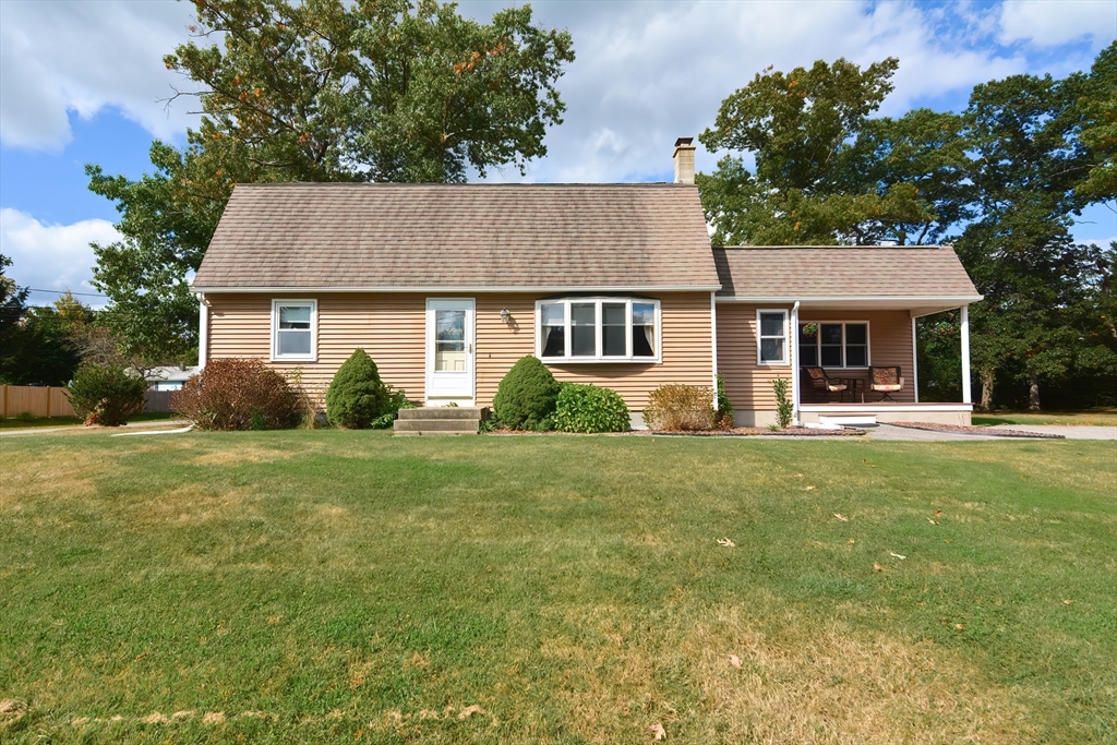 Little John Cir, Oxford, MA 01540
