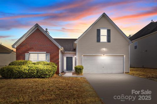 5720 Parkstone Dr, Matthews, NC, 28104-0564 | Card Image
