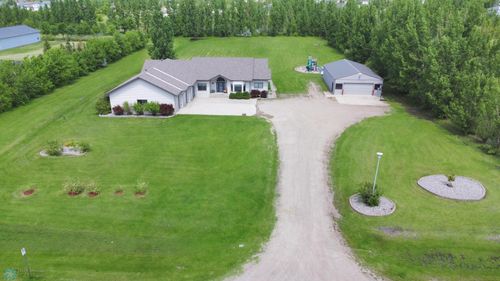 678 45th Ave W, West Fargo, ND, 58078-8234 | Card Image