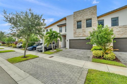 10533 Nw 78th Ter, Doral, FL, 33178-6067 | Card Image