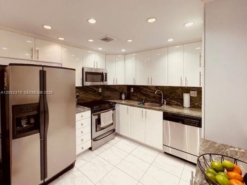 1923-500 Bayview Dr, Sunny Isles Beach, FL, 33160-4780 | Card Image