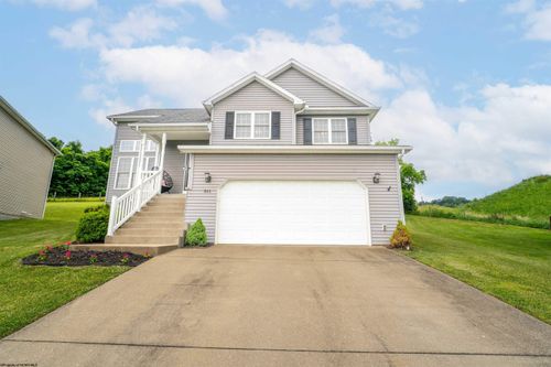 511 Santa Fe Ct, Morgantown, WV, 26508-5831 | Card Image