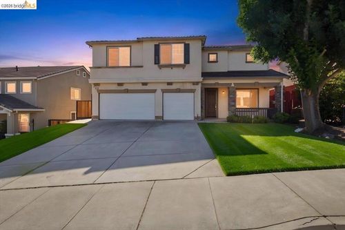 3915 Hummingbird Dr, Antioch, CA, 94509-6453 | Card Image