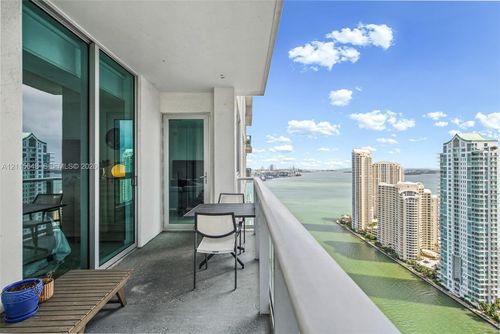 t-3604-300 S Biscayne Blvd, Miami, FL, 33131-5357 | Card Image