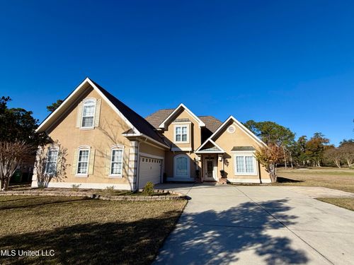 7555 Mahalo Hui Dr, Diamondhead, MS, 39525-3836 | Card Image