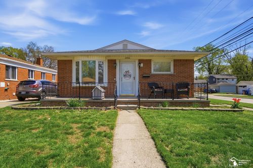 5902 N Lafayette St, Dearborn Heights, MI, 48127-3123 | Card Image