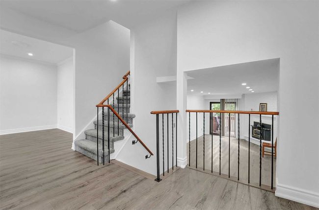 404 Hansen Rd N, House attached with 4 bedrooms, 4 bathrooms and 4 parking in Brampton ON | Image 14