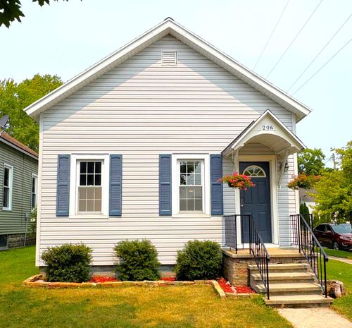 296 3rd St, Manistee, MI, 49660-1735 | Card Image