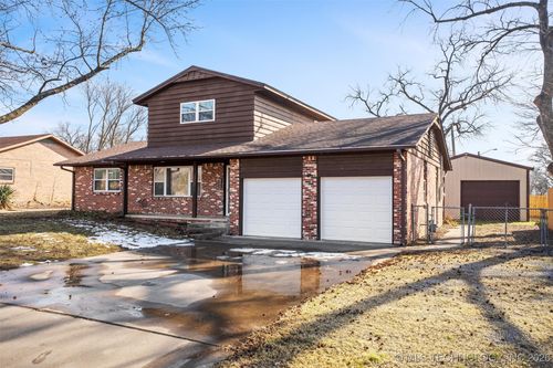 426 6th St, Dewey, OK, 74029-2140 | Card Image