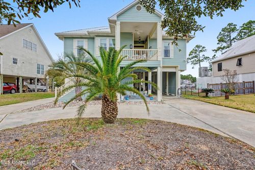 113 Youngswood Loop, Pass Christian, MS, 39571-2312 | Card Image