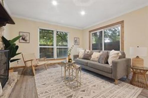 4913 Misty Slope Ln, Austin, TX, 78744-5726 | Card Image