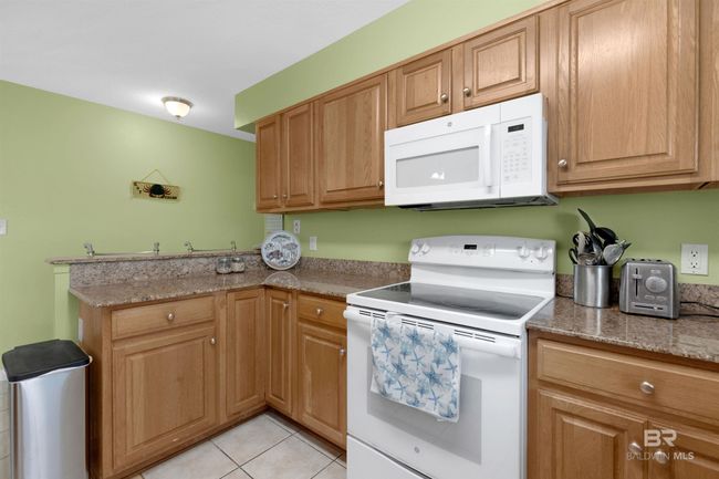Kitchen | Image 11