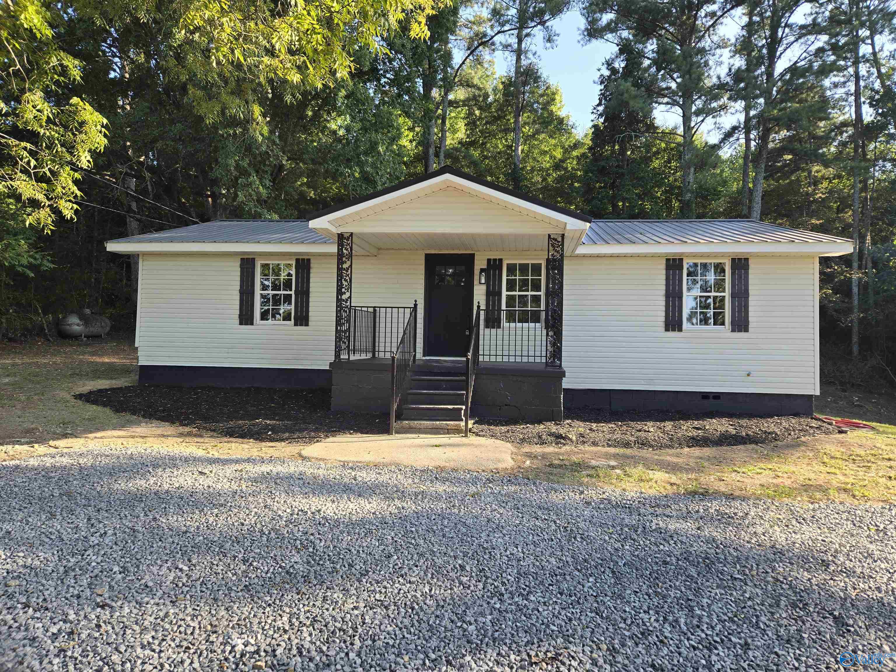 7th Ave, Altoona, AL 35952