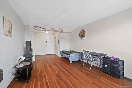 apt-5h-84-20 153rd Ave, Howard Beach, NY, 11414-1916 | Card Image