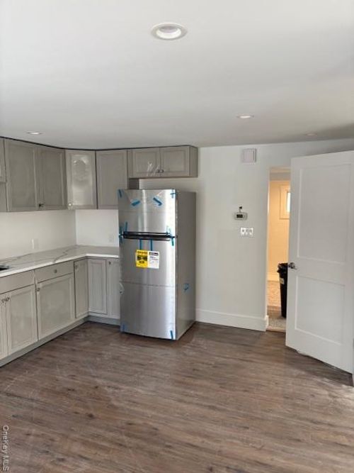 16 Maple Ave, Glen Cove, NY, 11542-1967 | Card Image