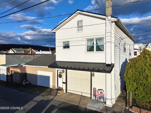 145 S Lemon St, Mount Carmel, PA, 17851-2223 | Card Image