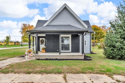 410 E 2nd St, Russellville, IN, 46175-9426 | Card Image