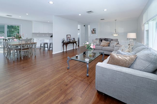 21 Thistle Rd, House other with 4 bedrooms, 3 bathrooms and null parking in Norwalk CT | Image 7