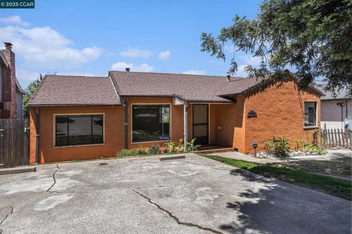 18367 Apricot Way, Castro Valley, CA, 94546 | Card Image