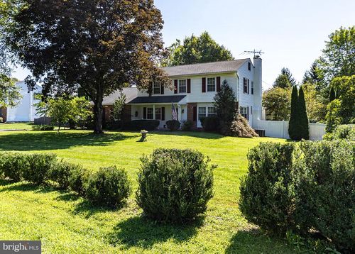 28 Valley View Dr, Fountainville, PA, 18923-9707 | Card Image