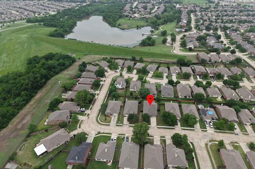 5208 Hidden Knolls Dr, Mckinney, TX, 75071-8327 | Card Image
