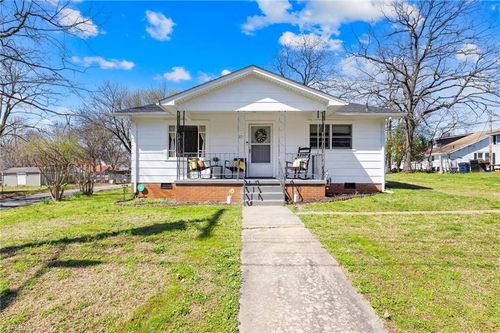 617 Hargrave St, Lexington, NC, 27292-2945 | Card Image