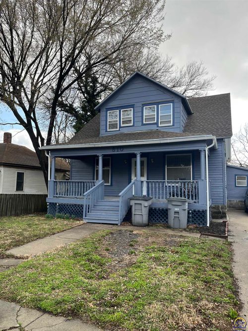 810 Exchange St, Emporia, KS, 66801-3012 | Card Image