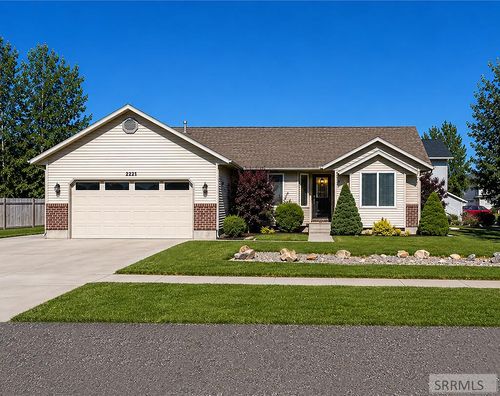 2221 Frontier Dr, Ammon, ID, 83406-4829 | Card Image