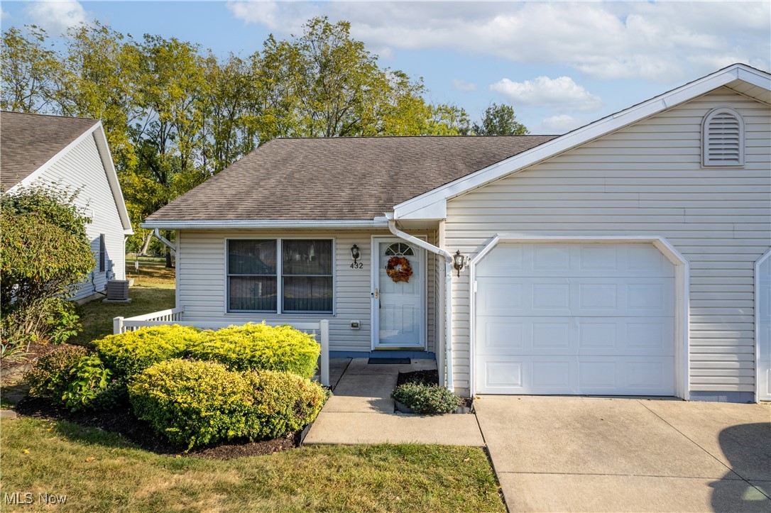 Spruce St, Barberton, OH 44203