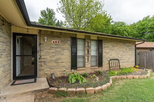 402 Oak Creek Drive, Yukon, OK, 73099 | Card Image