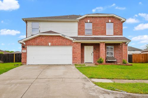 6725 Prairie Fire Rd, Arlington, TX, 76002-3676 | Card Image