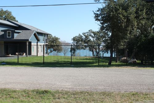 895 Lakebreeze Dr, Canyon Lake, TX, 78133 | Card Image