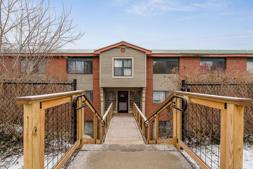 apt-40-100 W Canal St, Winooski, VT, 05404-2161 | Card Image