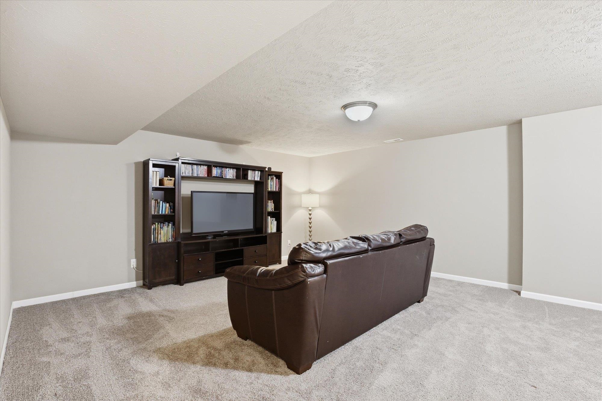 Residential in Colbert 4