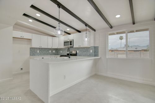 5671 E 30th St, Tucson, AZ, 85711-6601 | Card Image