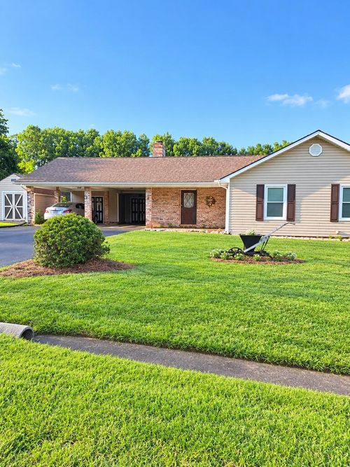 111 King Arthur Ct, Galax, VA, 24333 | Card Image