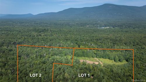 327 Phillips Rd, Saugerties, NY, 12477-3283 | Card Image