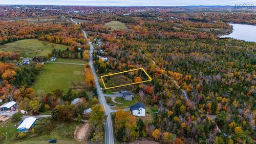 486 Bissett Rd, Cole Harbour, NS, B2V2T2 | Card Image