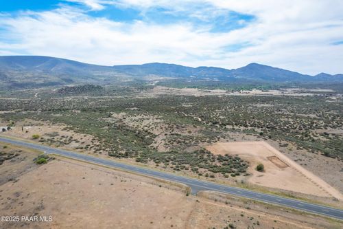 1100d S Iron Springs Rd, Skull Valley, AZ, 86338 | Card Image