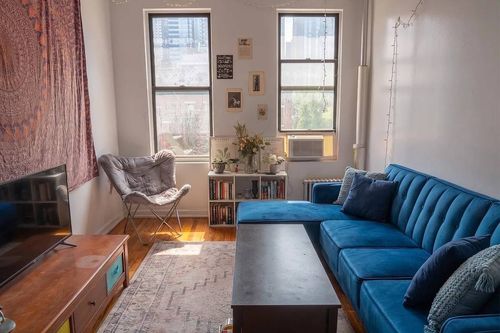 11-401 W 47th St, New York, NY, 10036-2435 | Card Image