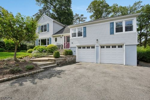 12 Elf Rd, West Orange, NJ, 07052-3107 | Card Image