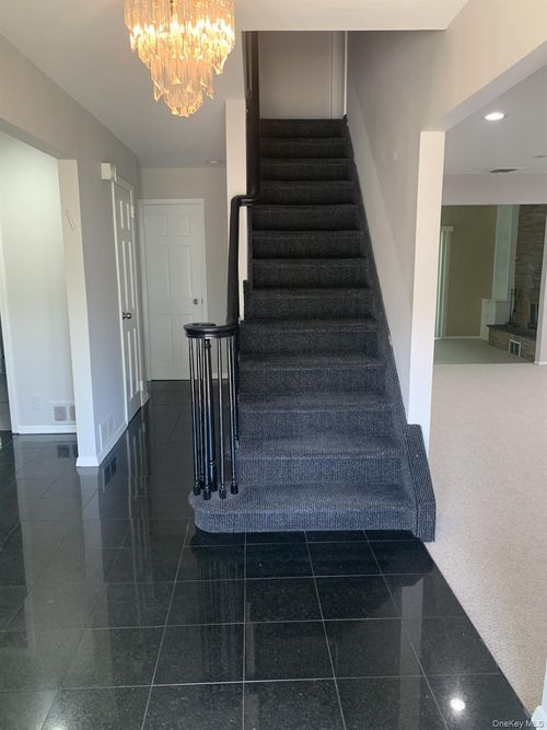 220 Jackson Pl, Hewlett, NY, 11557-1810 | Card Image