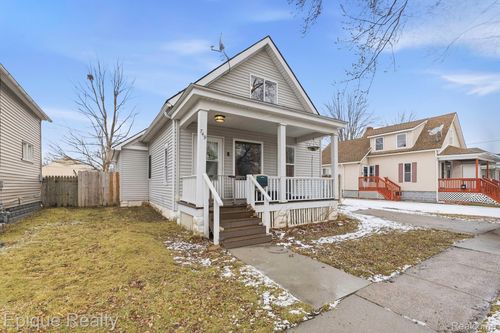 749 16th St, Port Huron, MI, 48060-5005 | Card Image