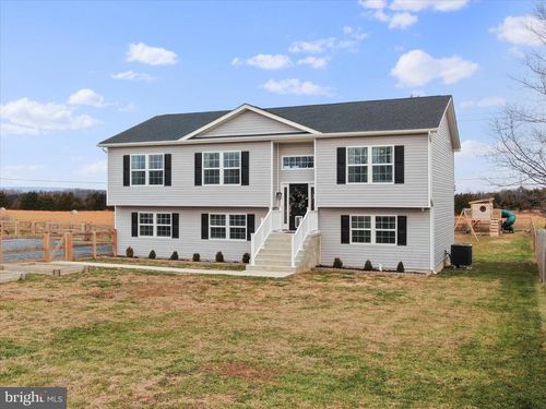 1885 Giles Mill Rd, BUNKER HILL, WV, 25413-3481 | Card Image