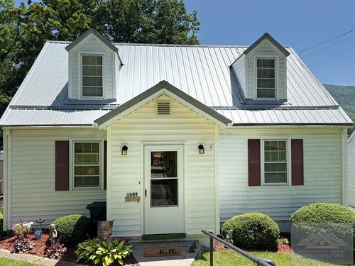 1609 Augusta St, Bluefield, WV, 24701 | Card Image