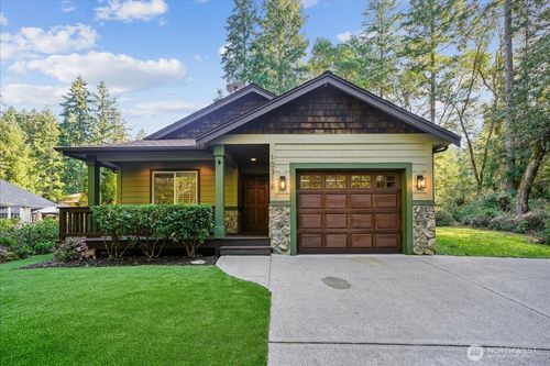 10315 Riviera Dr, Anderson Island, WA, 98303-9803 | Card Image