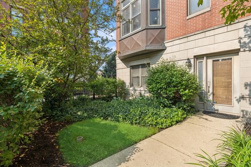 743 W 15th St, Chicago, IL, 60607-5139 | Card Image