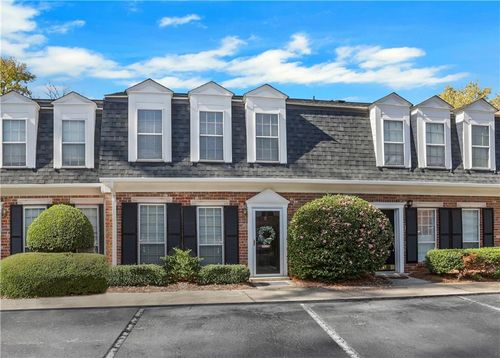 11 Newport Pl Nw, Atlanta, GA, 30318-1432 | Card Image
